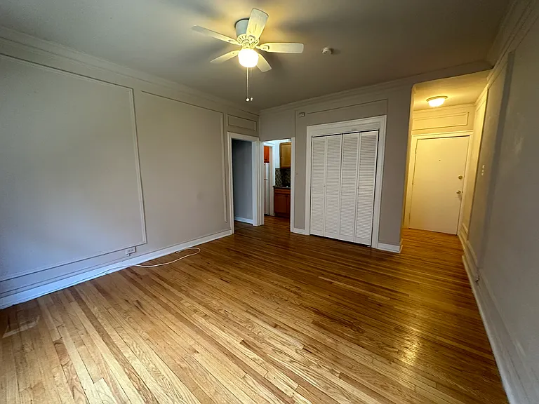 1369 W Estes Ave #2J — Photo 12