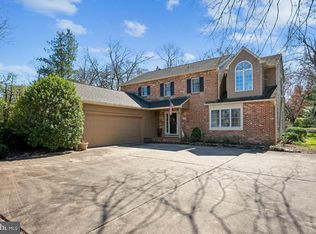 230 Nicholson Dr, Moorestown, NJ 08057