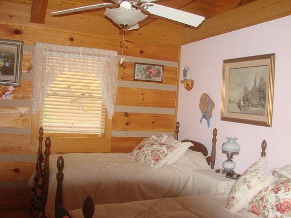 5th image of 220 Creekside Dr