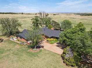 21749 E 1150th Rd, Foss, OK 73647