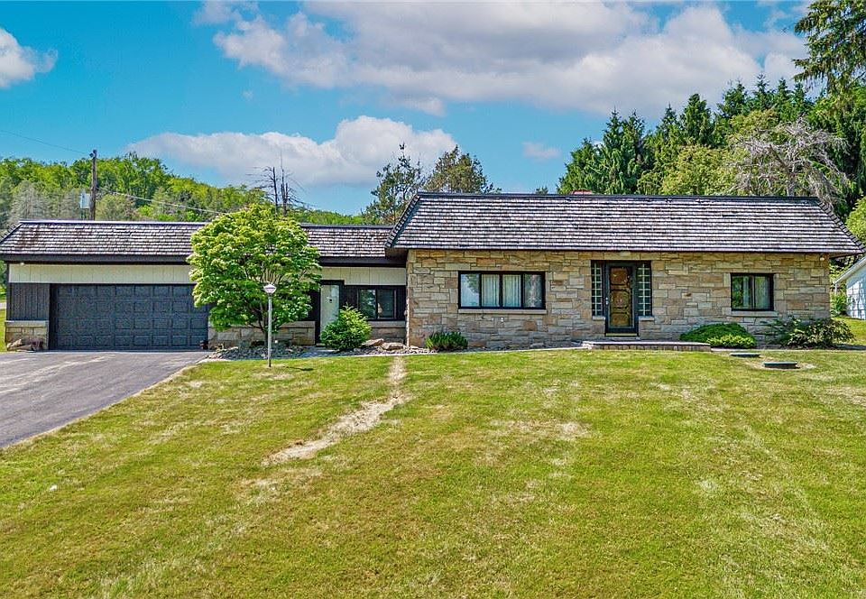 1st image of 477 Gilmour Rd