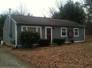 40 Beachdale Ave, Voluntown, CT 06384