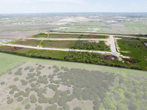 8520 Wild Colt Dr, Godley, TX 76044
