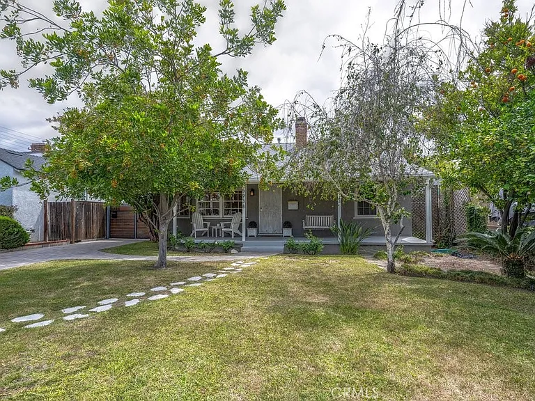 5938 Simpson Ave — Photo 1