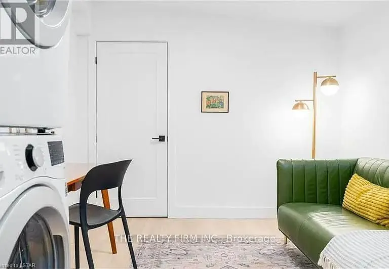 304 Oxford St E #3 — Photo 14
