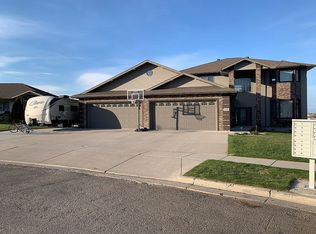 1201 Horseman Loop, Bismarck, ND 58501