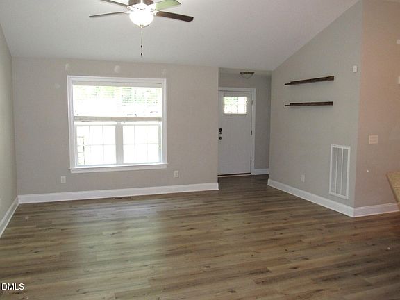 4th image of 104 Woodbine Dr