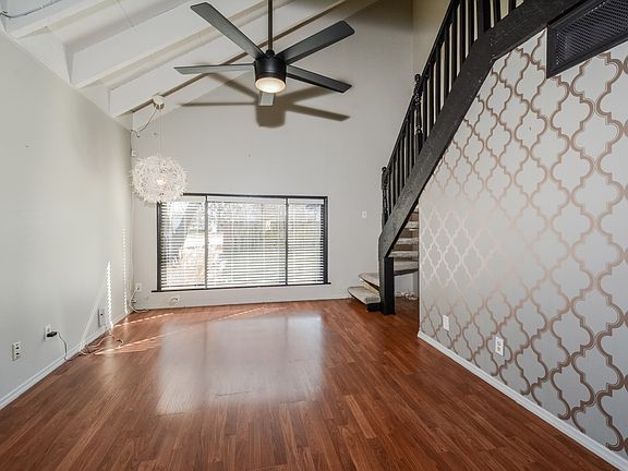 2nd image of 964 Chesswood Dr