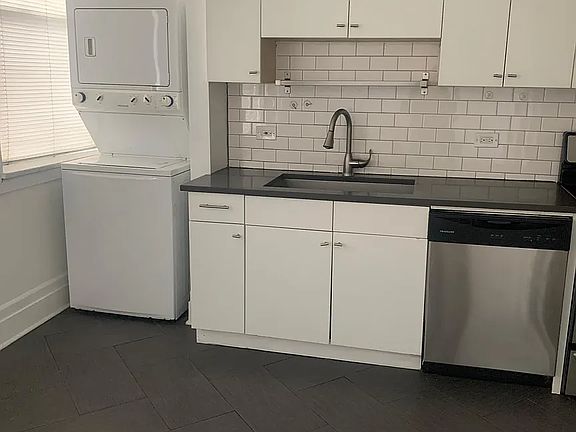 4th image of 1808 S Ashland Ave #2