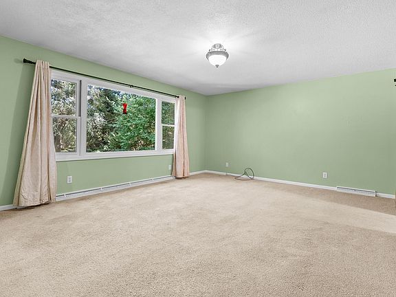 4th image of 7423 Ravine Rd