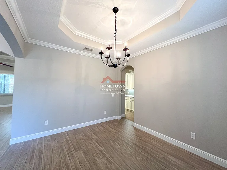 1467 W Shores Blvd — Photo 7