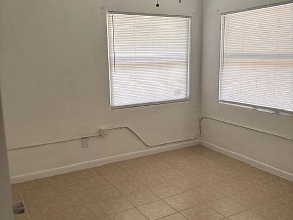 2nd image of 1406 Nylic St
