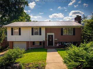 210 Scenic Dr, Saint Albans, WV 25177