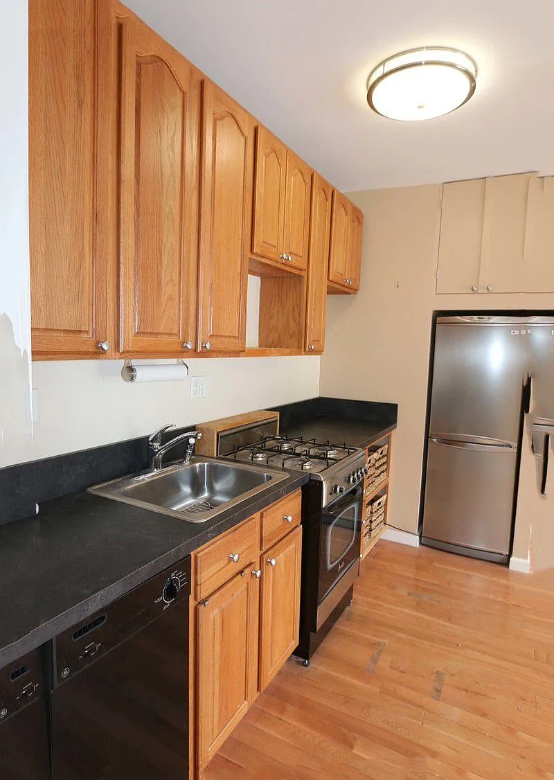 185 Marine Ave APT 2F photo 1