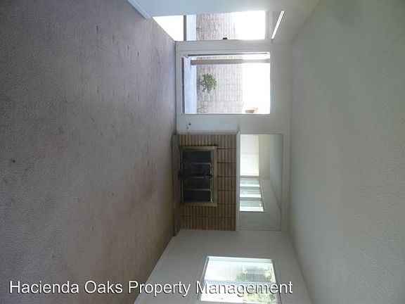 3rd image of 3306 Fair Oaks Dr