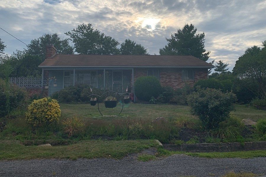 1st image of 211 Milam Dr