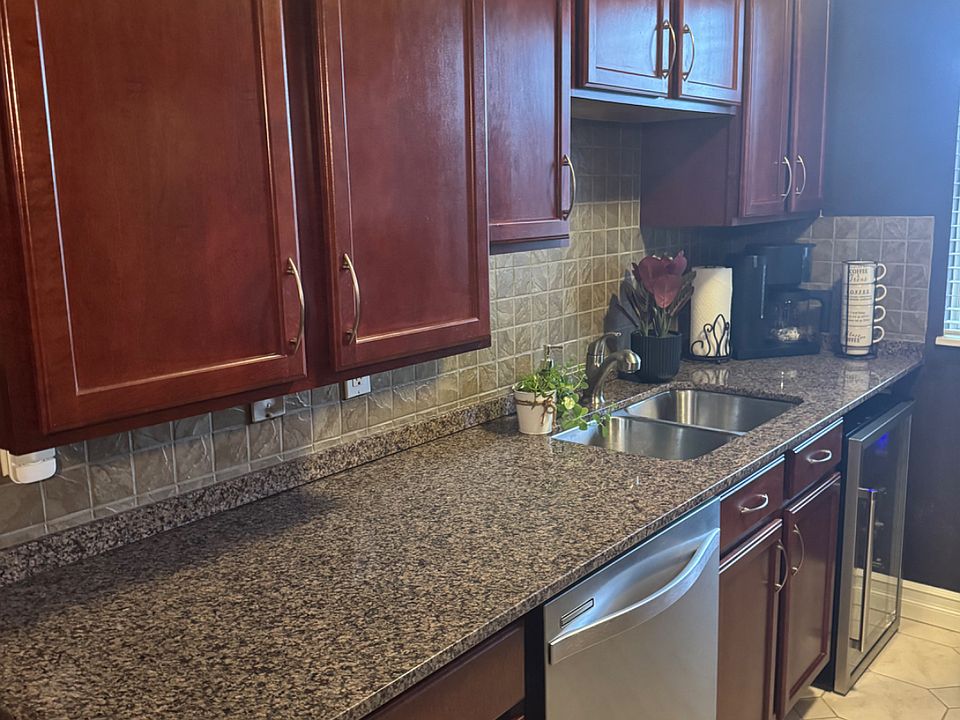 301 N Eton St Apt B, photo 7