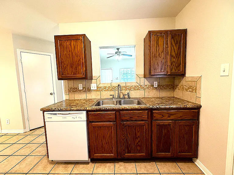 1301 Cinch Dr #A — Photo 8