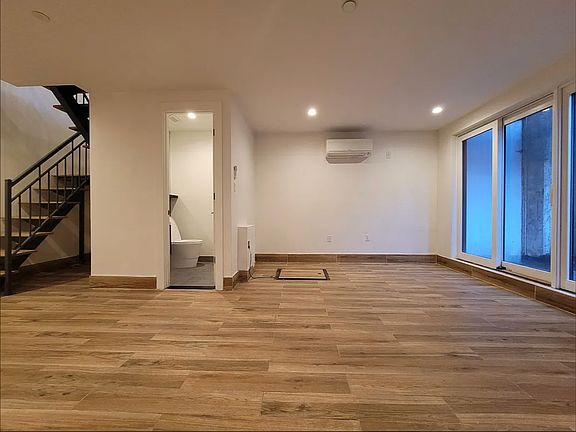 5th image of 1540 Putnam Ave #1RR