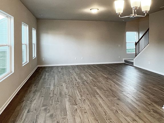 4th image of 4020 Starfire Ln