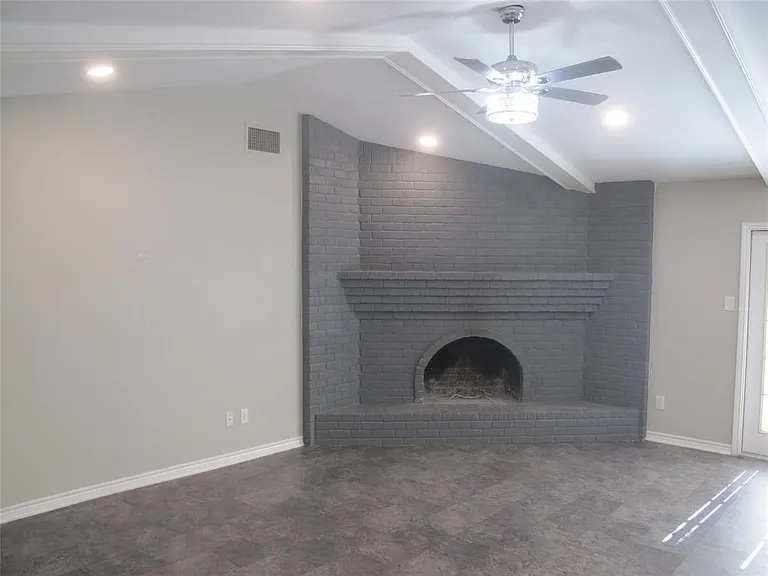 3504 Roanoke Dr — Photo 8