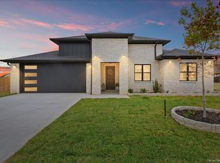 959 Gallant Fox Rd, Hewitt, TX 76643