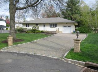 10 York Pl, Berkeley Heights, NJ 07922