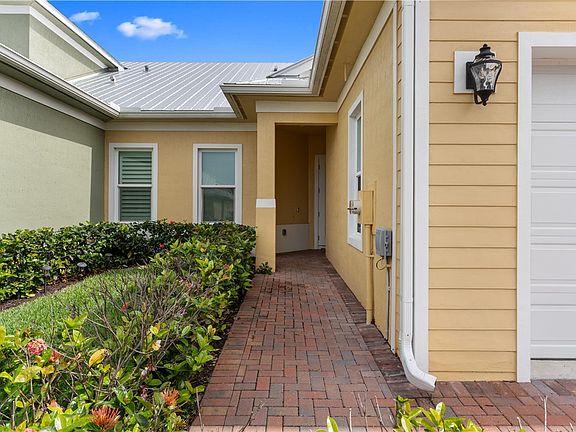 4th image of 2025 Bridgepointe Cir Unit 118