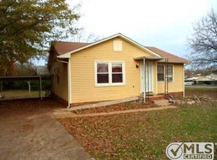 520 Perry St, Lawrenceburg, TN 38464