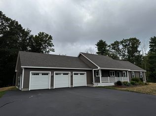 127 Fox Point Rd, Newington, NH 03801