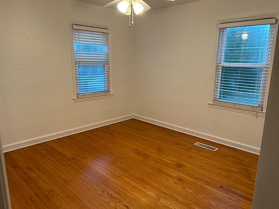 5th image of 4806 Curtis Cir