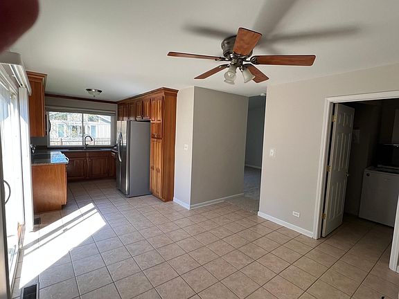 3rd image of 78 E Cunningham Dr