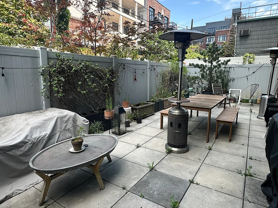 105 Ainslie St #1B