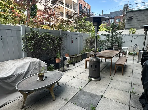105 Ainslie Street image 1 of 11