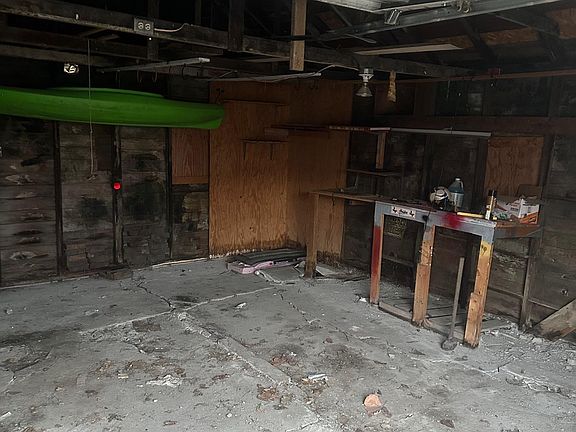 5th image of 304 S Iowa Ave