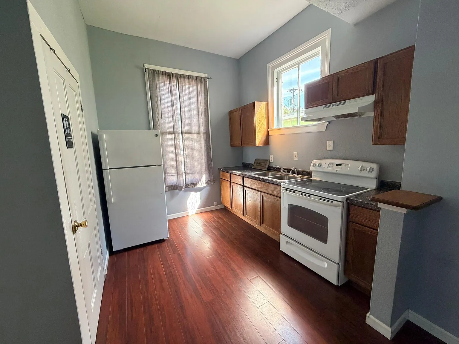 1 bed, 1.5 bath, 2886 sqft, $1,050 — Photo 4
