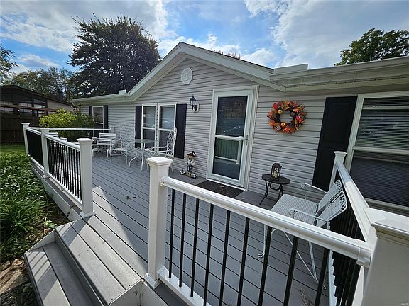 3rd image of 105 Judy Ln