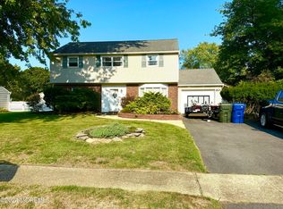 33 Branch Rd, Oakhurst, NJ 07755