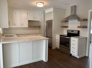 7121 Horton St, Overland Park, KS 66204
