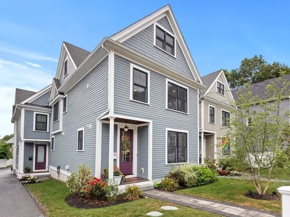 15 June St #15, Roslindale, MA 02131