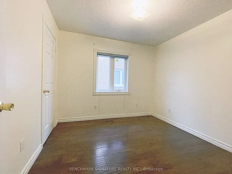 102 Greensboro Dr — Photo 10