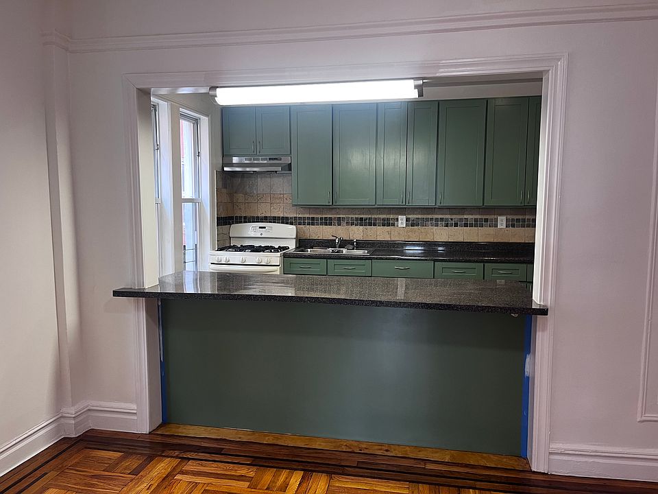 1st image of 1129 Noble Ave Floor 1