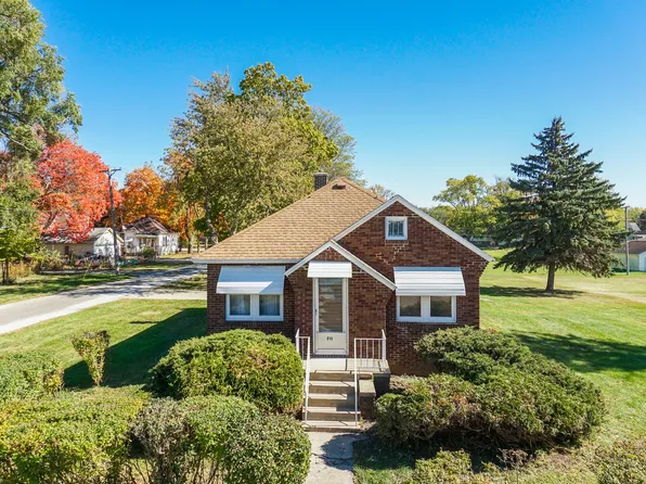 711 Iowa Ave, Streator, IL 61364