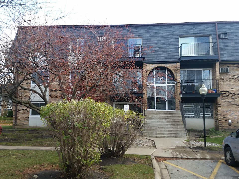 1st image of 1 E Dundee Quarter Dr Unit 104