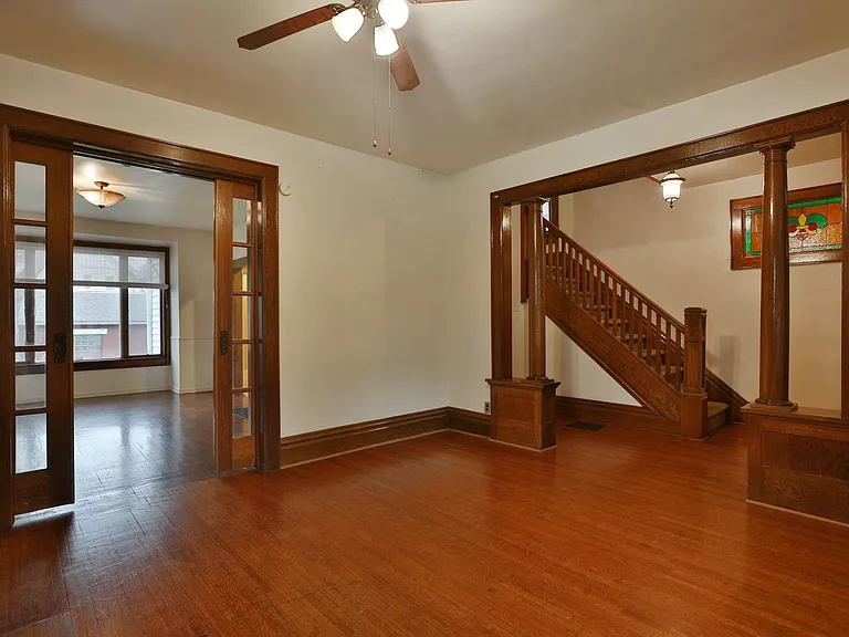 2403 Summit St — Photo 15