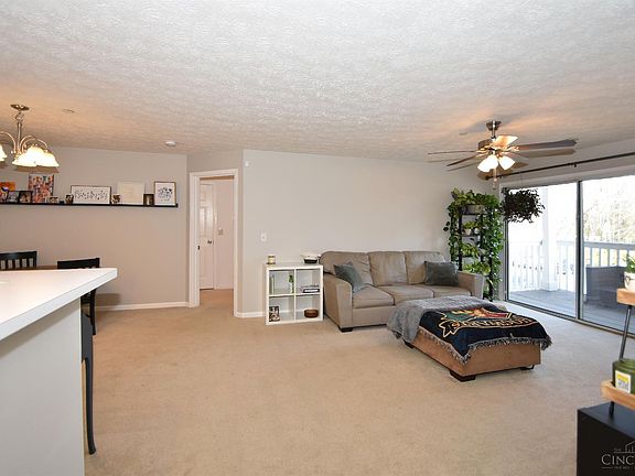 3rd image of 820 Carrington Pl APT 207