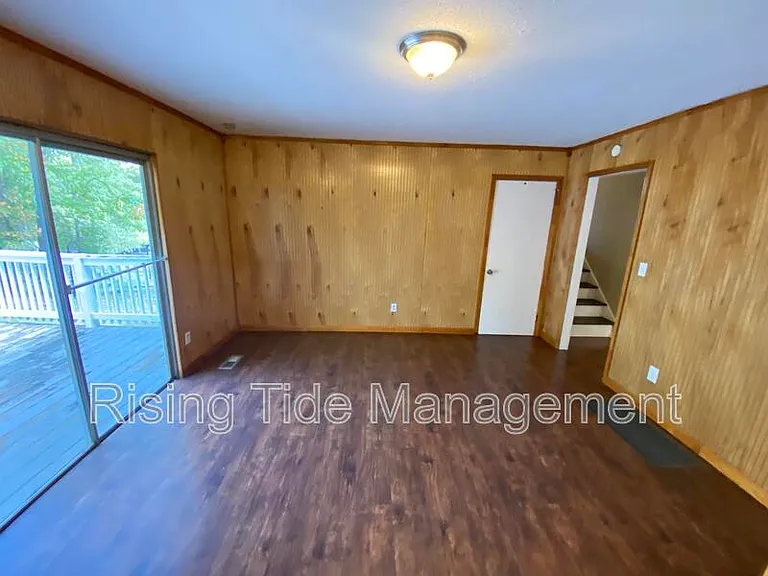 540 20th Ct NE — Photo 7