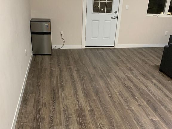 2nd image of 338 Albert St #217