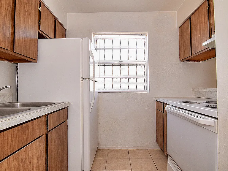 The Arches Apartments — Photo 23