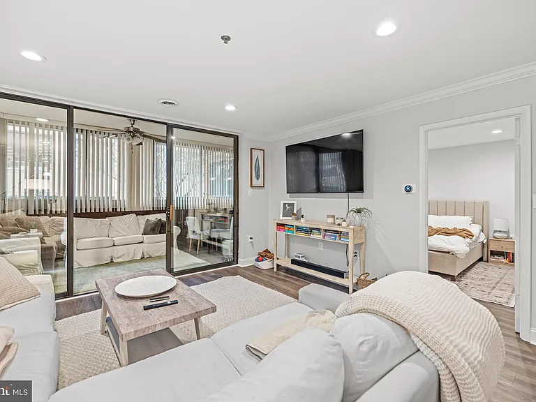 1001 N Vermont St #105 — Photo 9